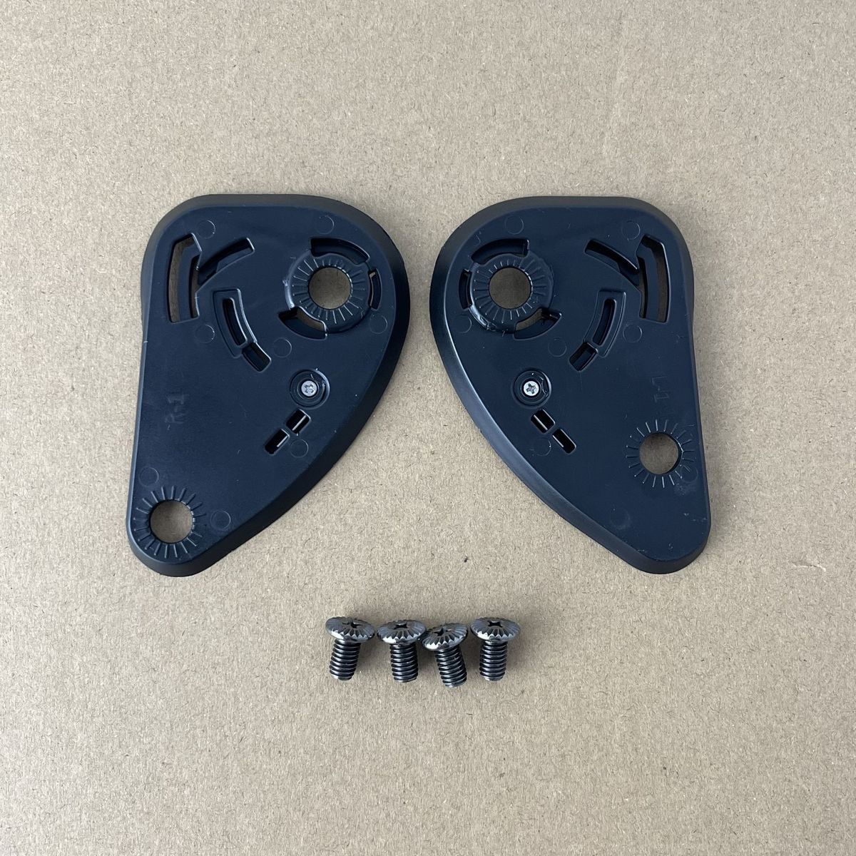 Helmvisier-Basisplatte, Pivot- – Motorcycle Gear Kit Bewertung und Preis